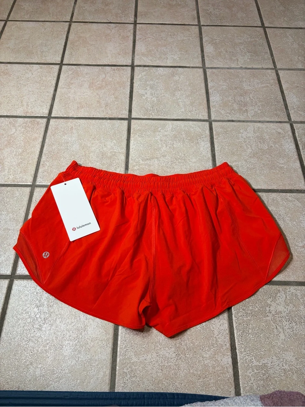 NWT Lululemon Hotty Hot Short *LR 2.5” (Cherry Ember) Size 12